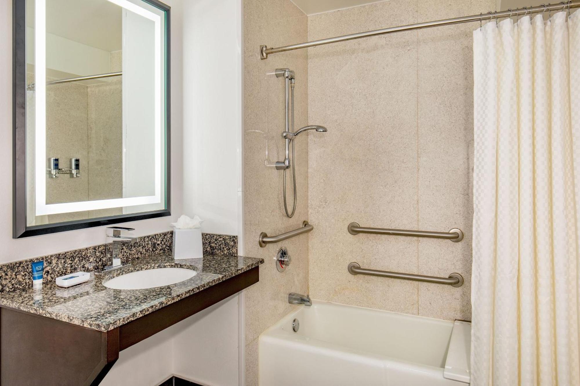 Four Points By Sheraton Kalamazoo Extérieur photo